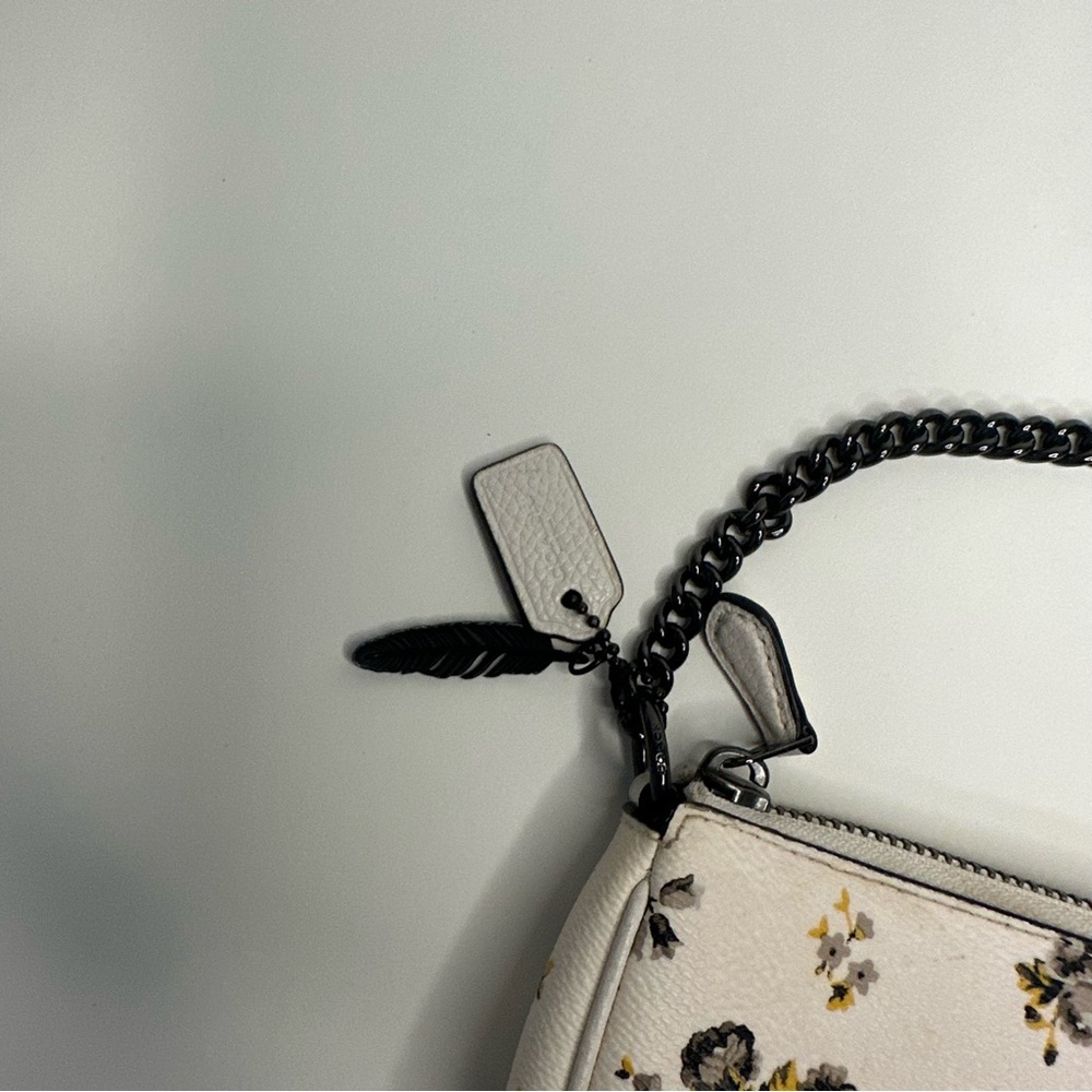 Coach White Floral Prairie Print Nolita 19 Wristlet - Picture 3 of 10